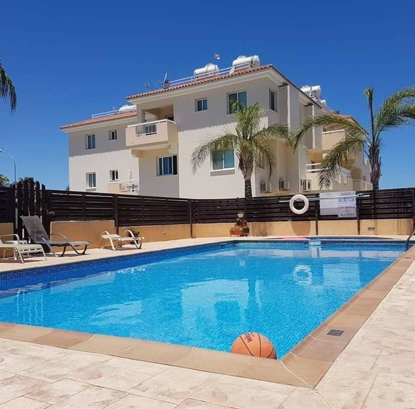 Armstrong Apartment Paralimni Exterior photo